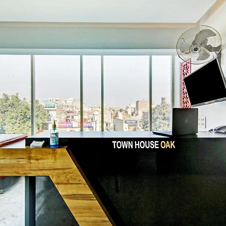 Super Townhouse Geetanjali Inn Гургаон Экстерьер фото
