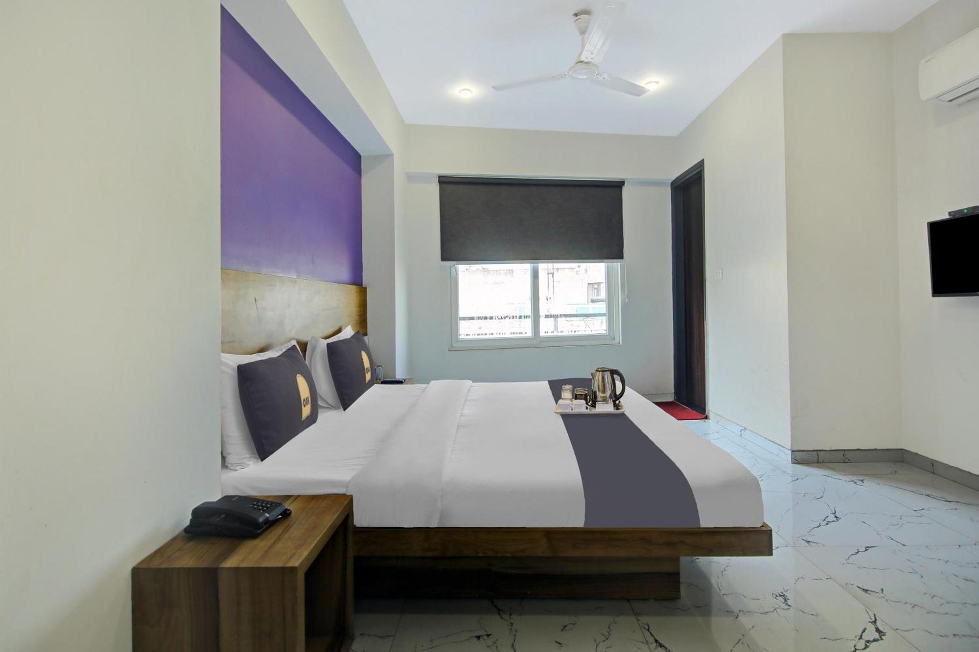 Super Townhouse Geetanjali Inn Гургаон Экстерьер фото