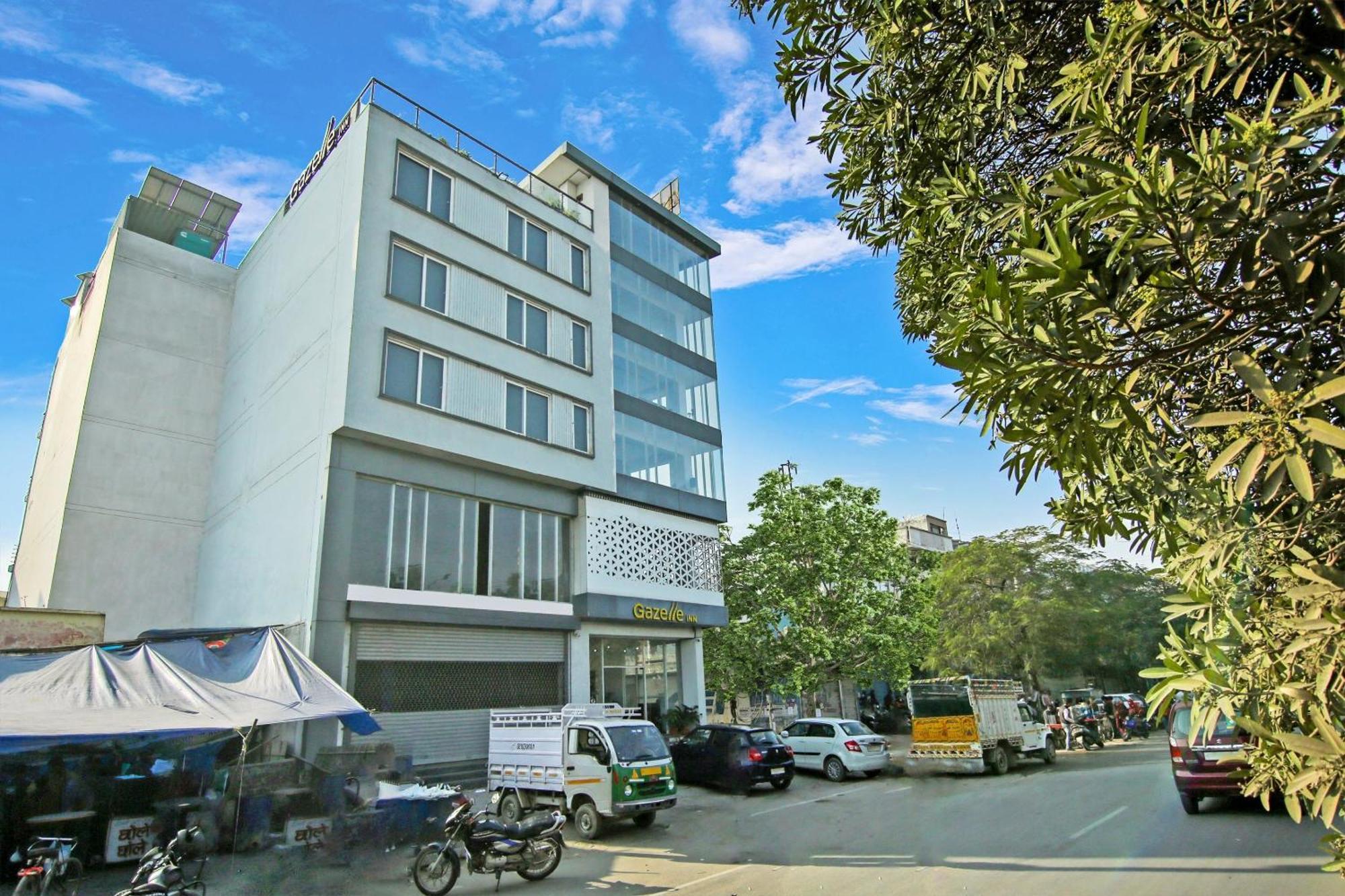 Super Townhouse Geetanjali Inn Гургаон Экстерьер фото