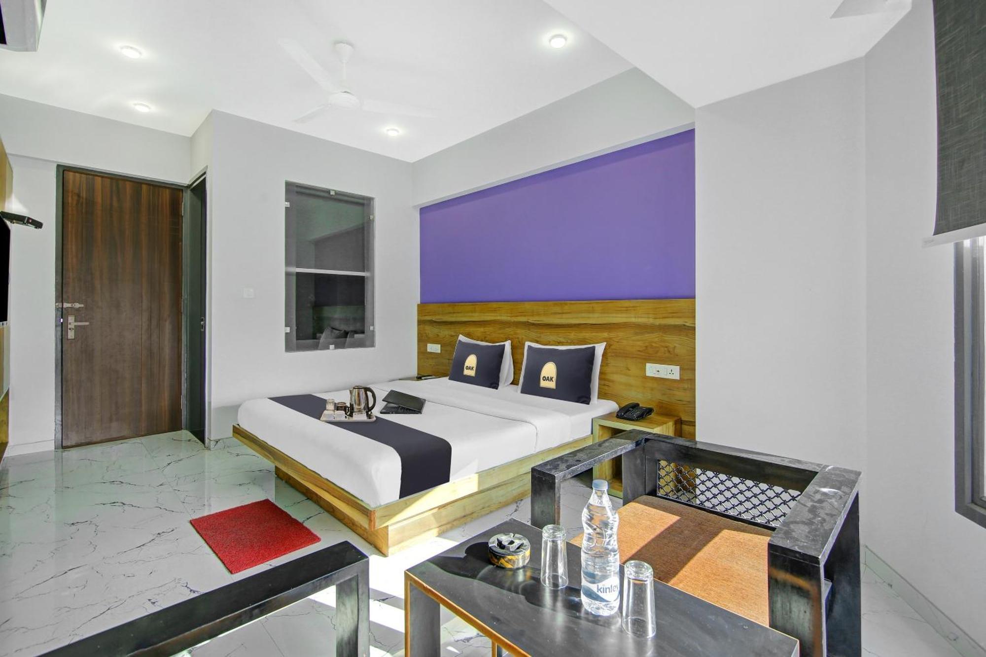 Super Townhouse Geetanjali Inn Гургаон Экстерьер фото