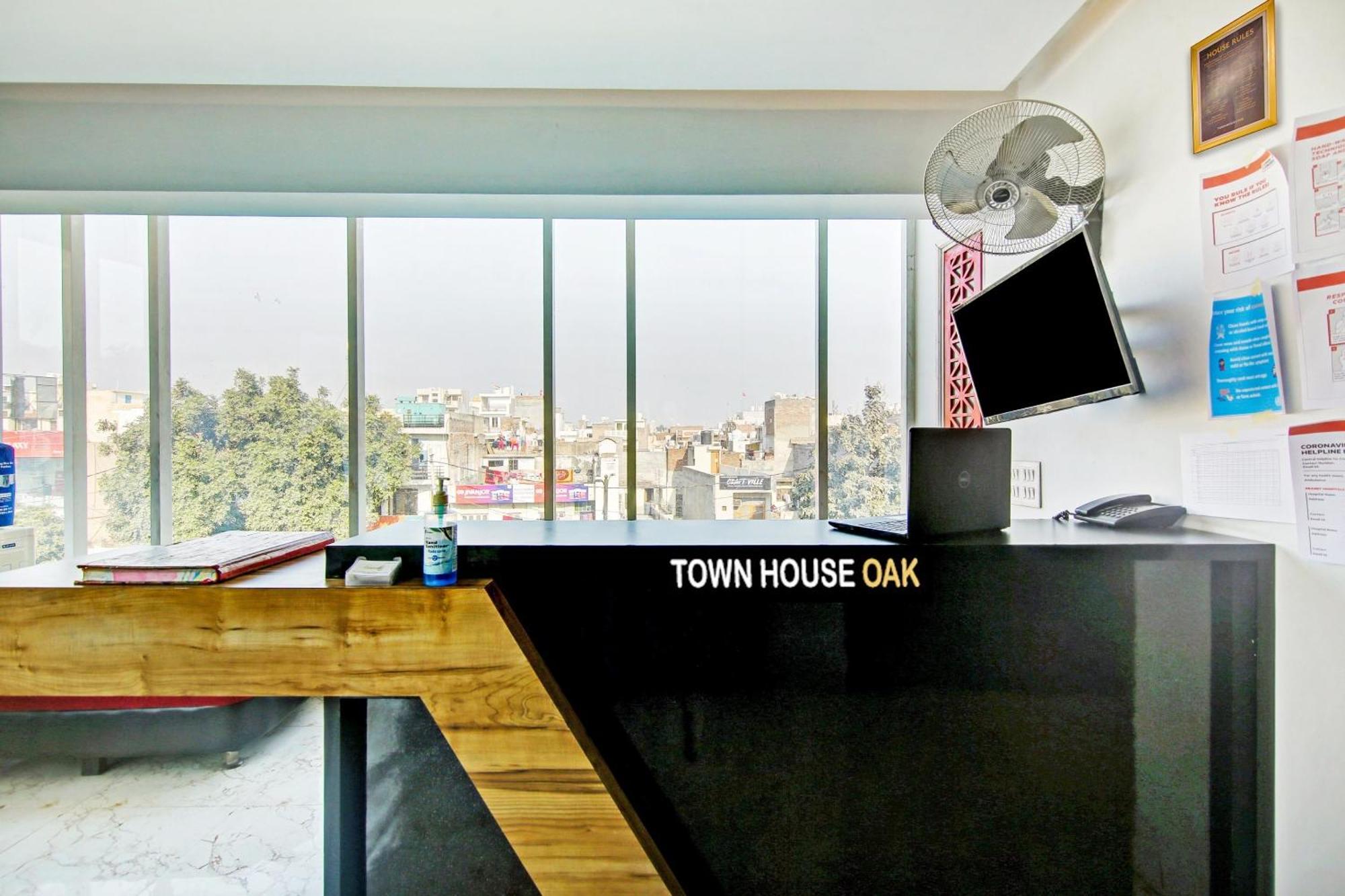 Super Townhouse Geetanjali Inn Гургаон Экстерьер фото